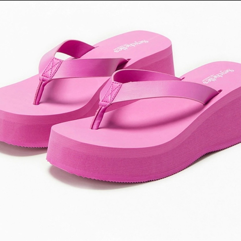 Seychelles Women's Fuchsia Platform Sandals